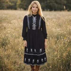 In Bloom Black Dress White Embroidery Bohemian Prairie Western Vibes Sz L